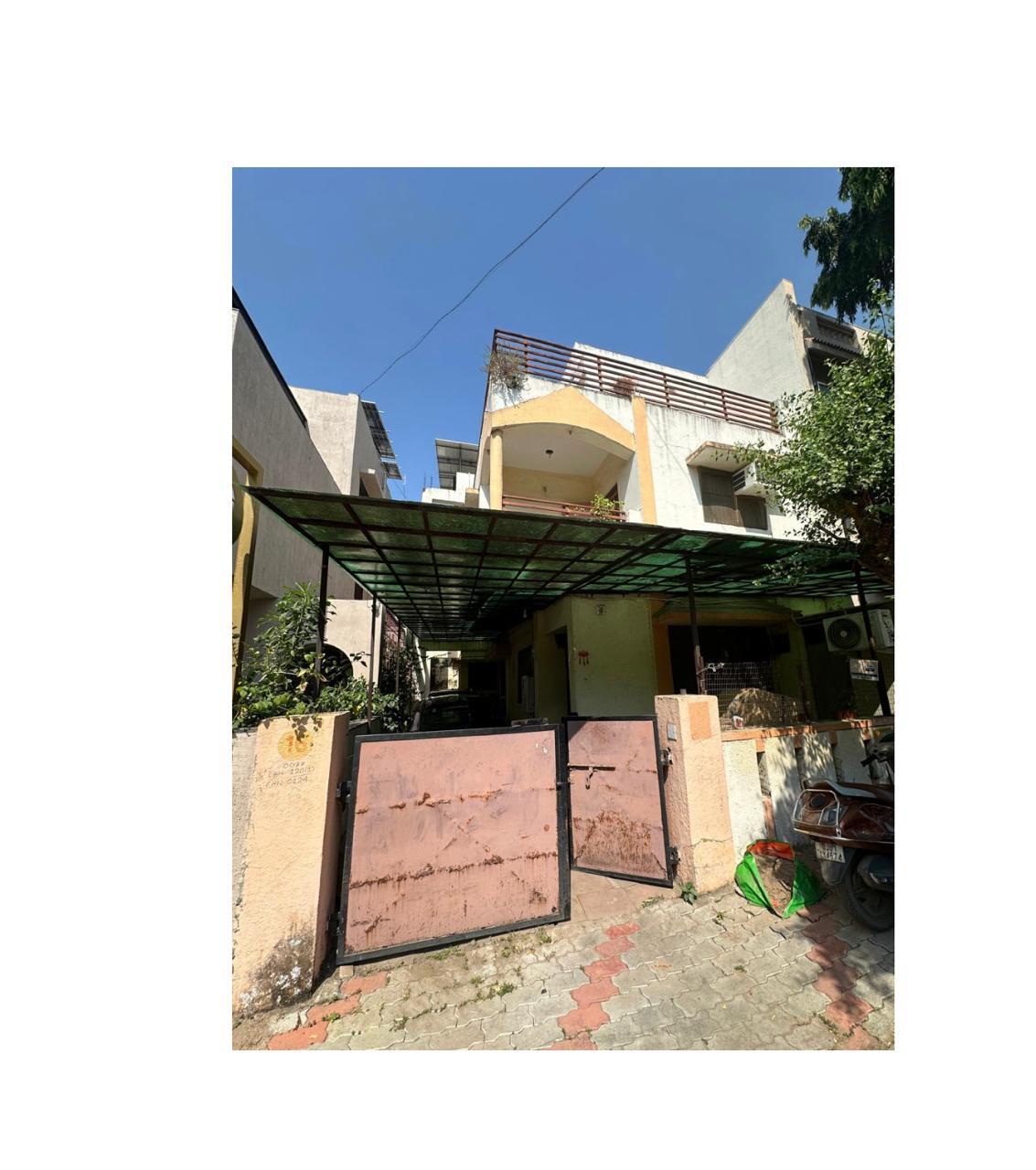 4BHK BUNGLOW- AZAD SOCIETY