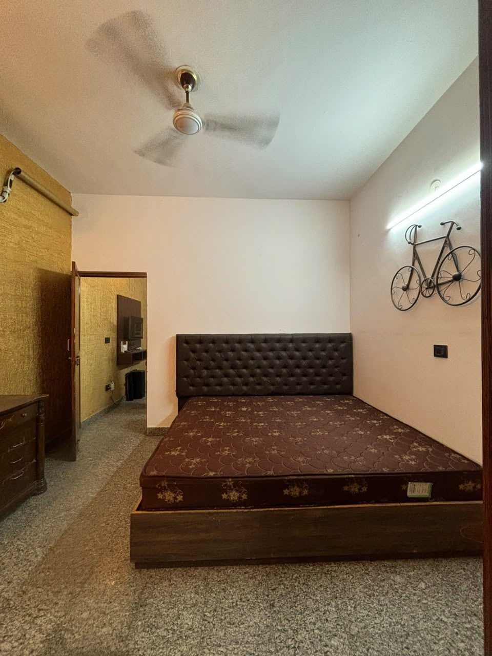 1 BHK Independent House for rent in Sector 24, gurugram