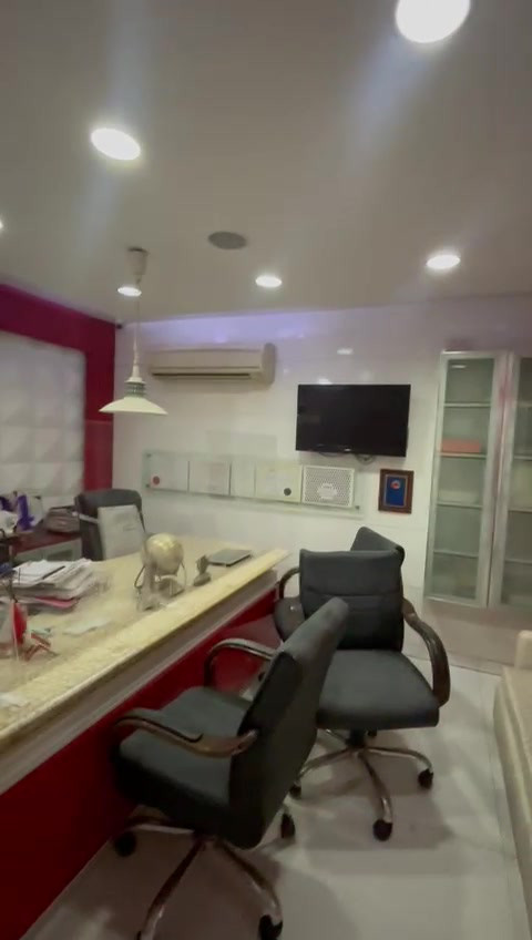 Larger furnished office