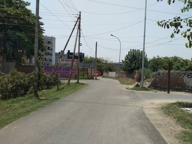 Commercial plot in Sector 70, Noida — hero photo