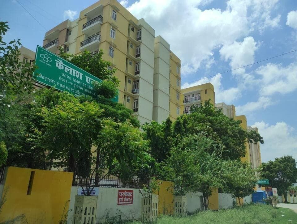 2 BHK Apartment in Vrindavan Yojna, Lucknow — photo 2