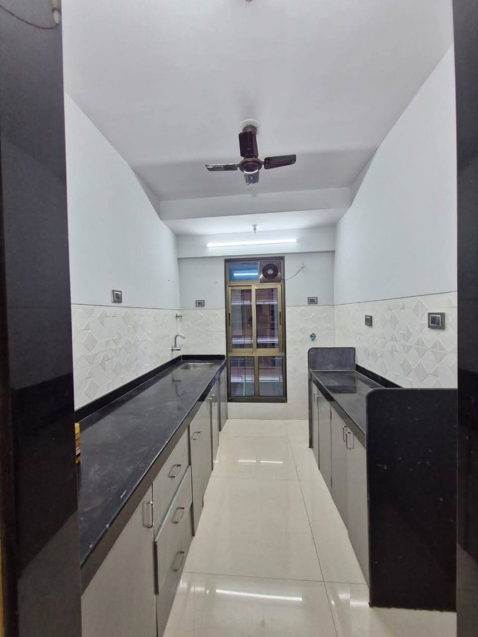 Apartment in Malad East, Mumbai — photo 2