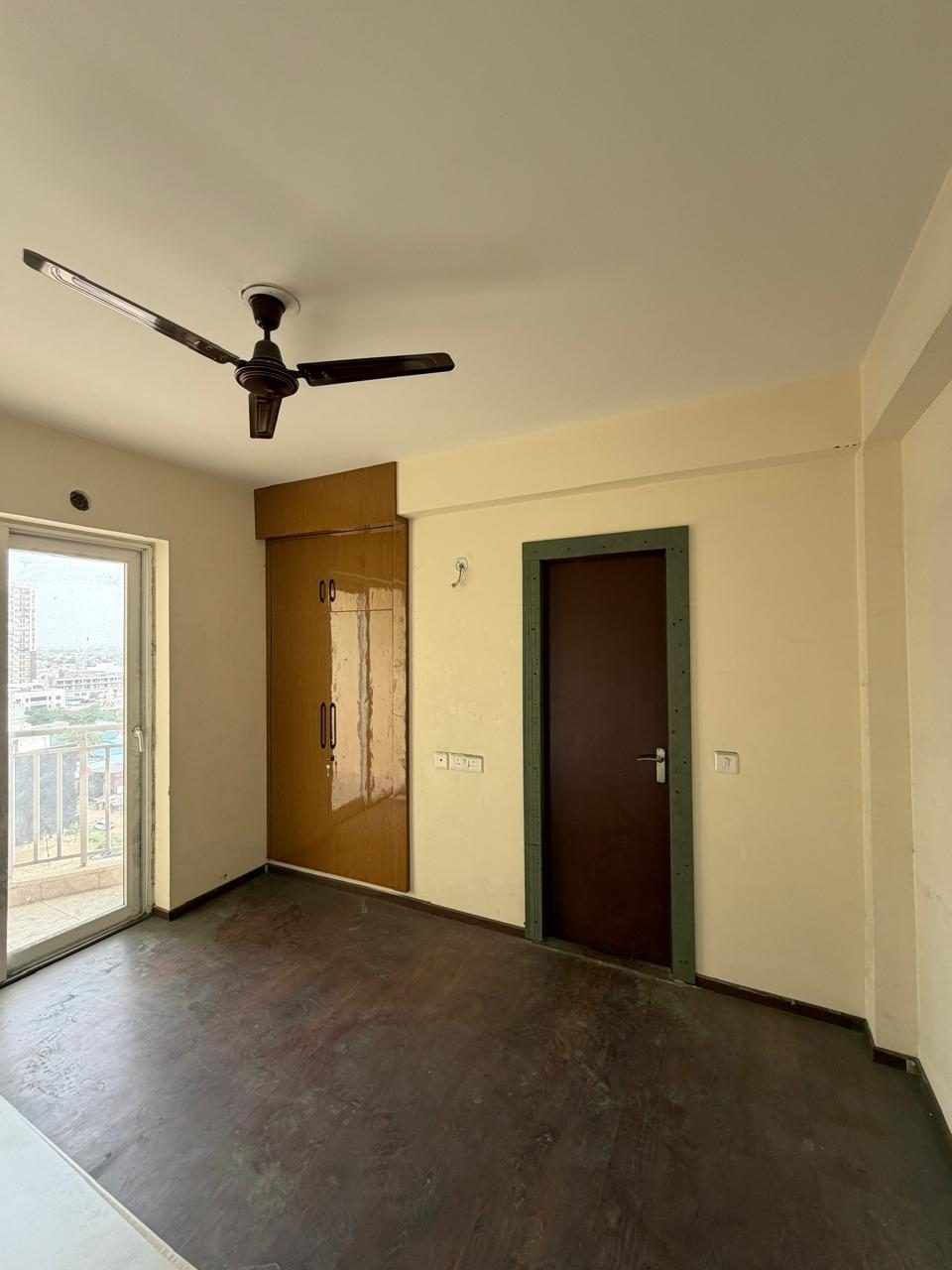 Apartment in Wave City, Ghaziabad — hero photo