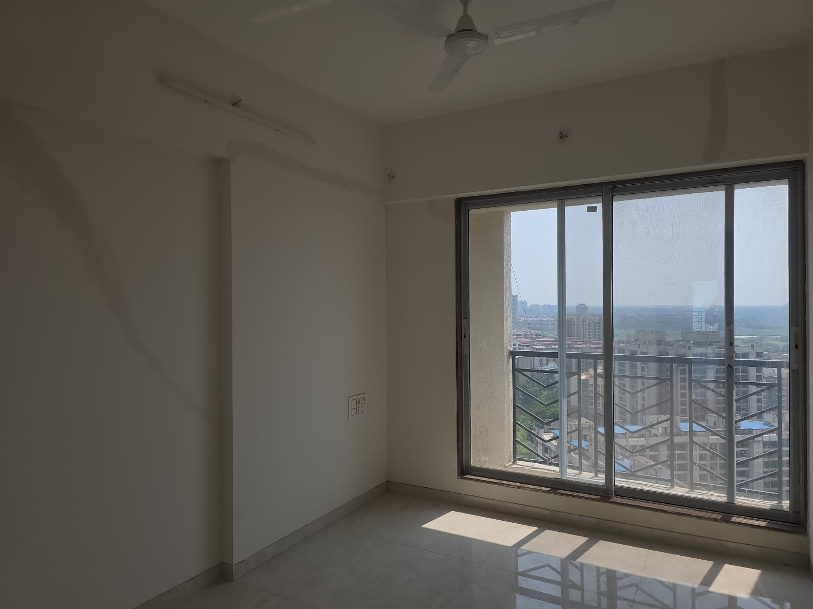 4 BHK Apartment in Virar West, Vasai-Virar — photo 3