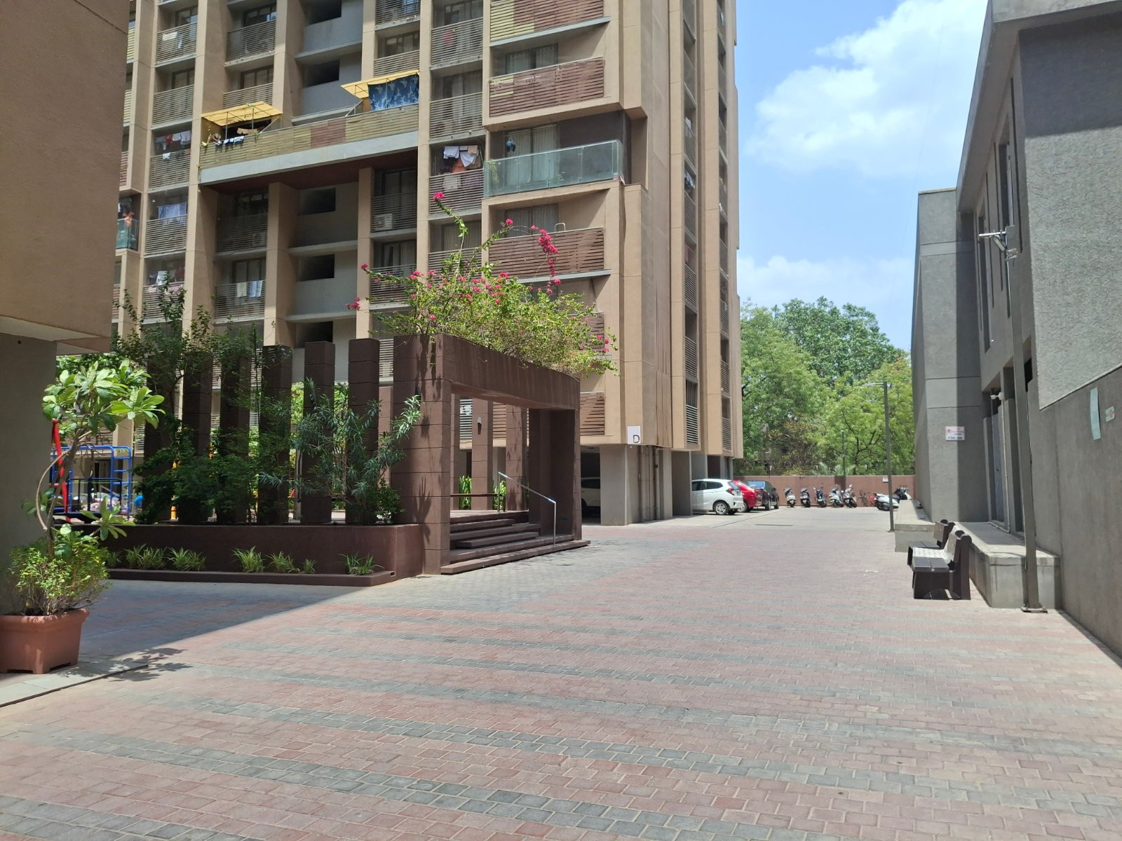 Photo 8