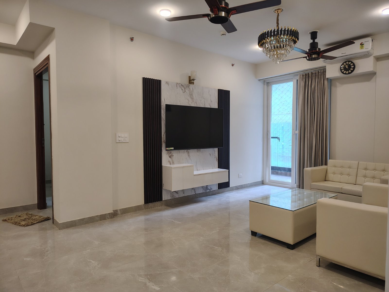 3 BHK Apartment in Sector 4, Greater Noida — photo 2