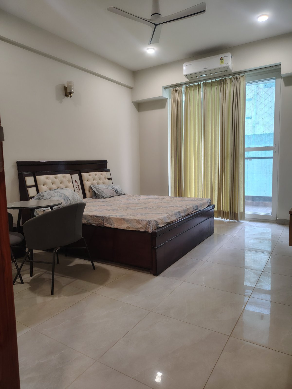 3 BHK Apartment in Sector 4, Greater Noida — photo 3