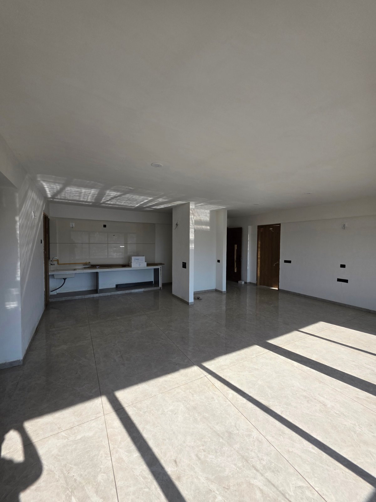 Column-Less Living & Dinning Area