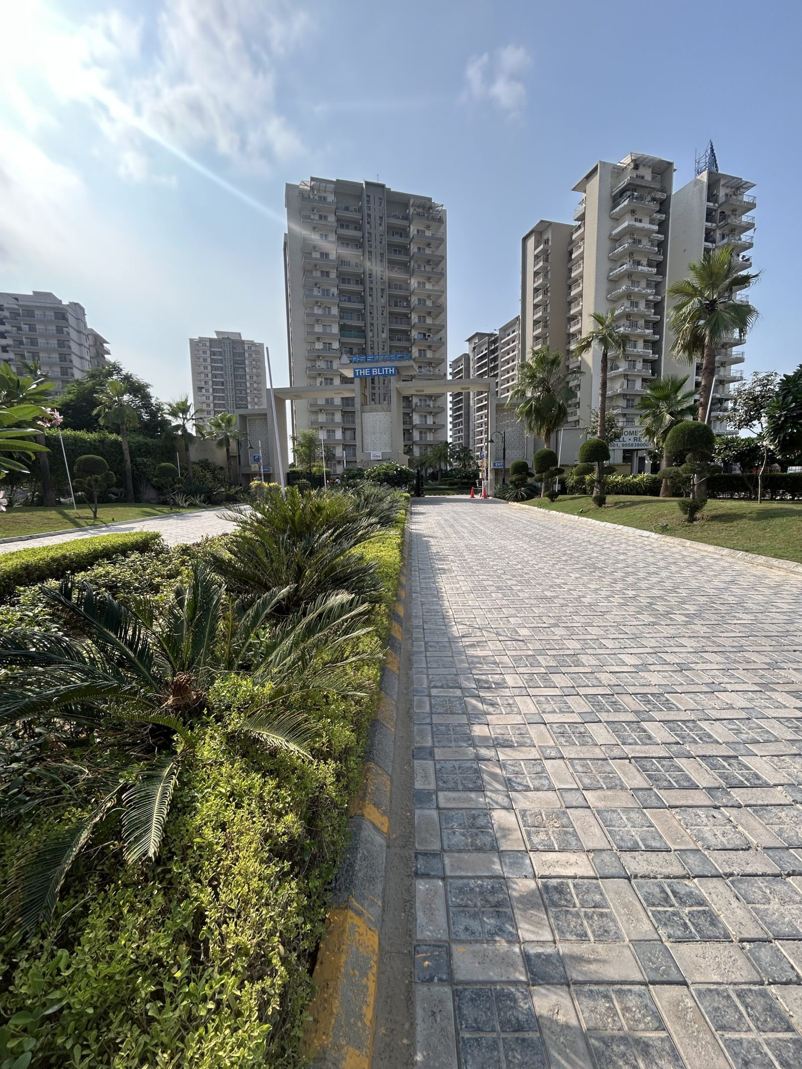 Apartment in Sector 99, gurugram — hero photo