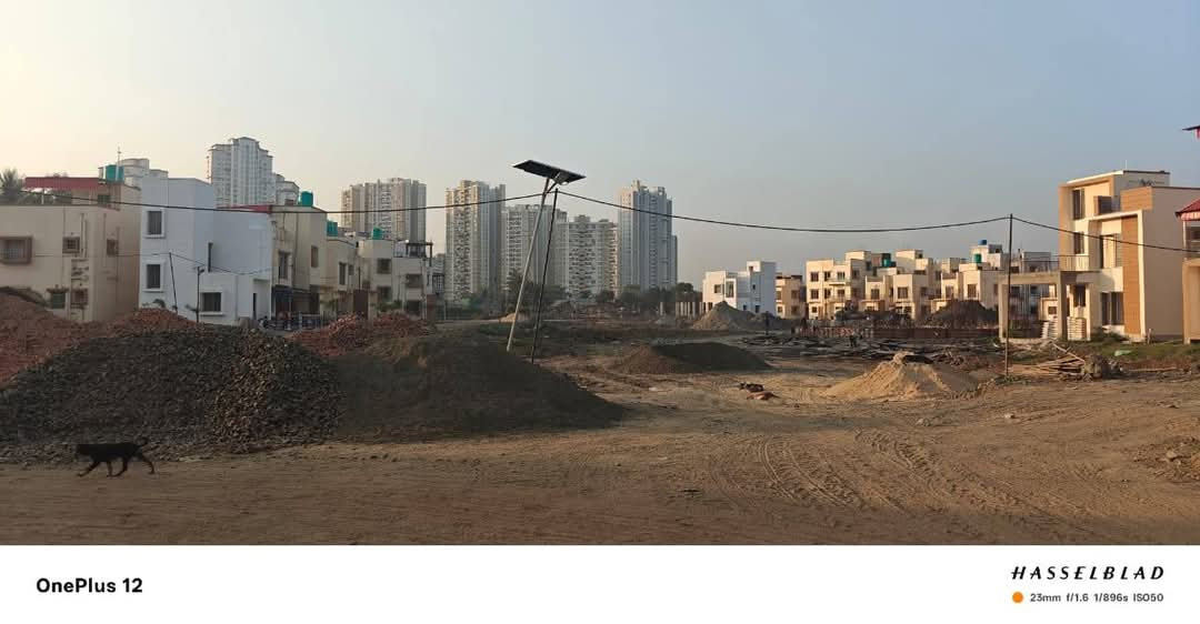 📞 Call + [9007739414] for Plot visit
📍 Adjacent Shapoorji, Newtown Action Are…
