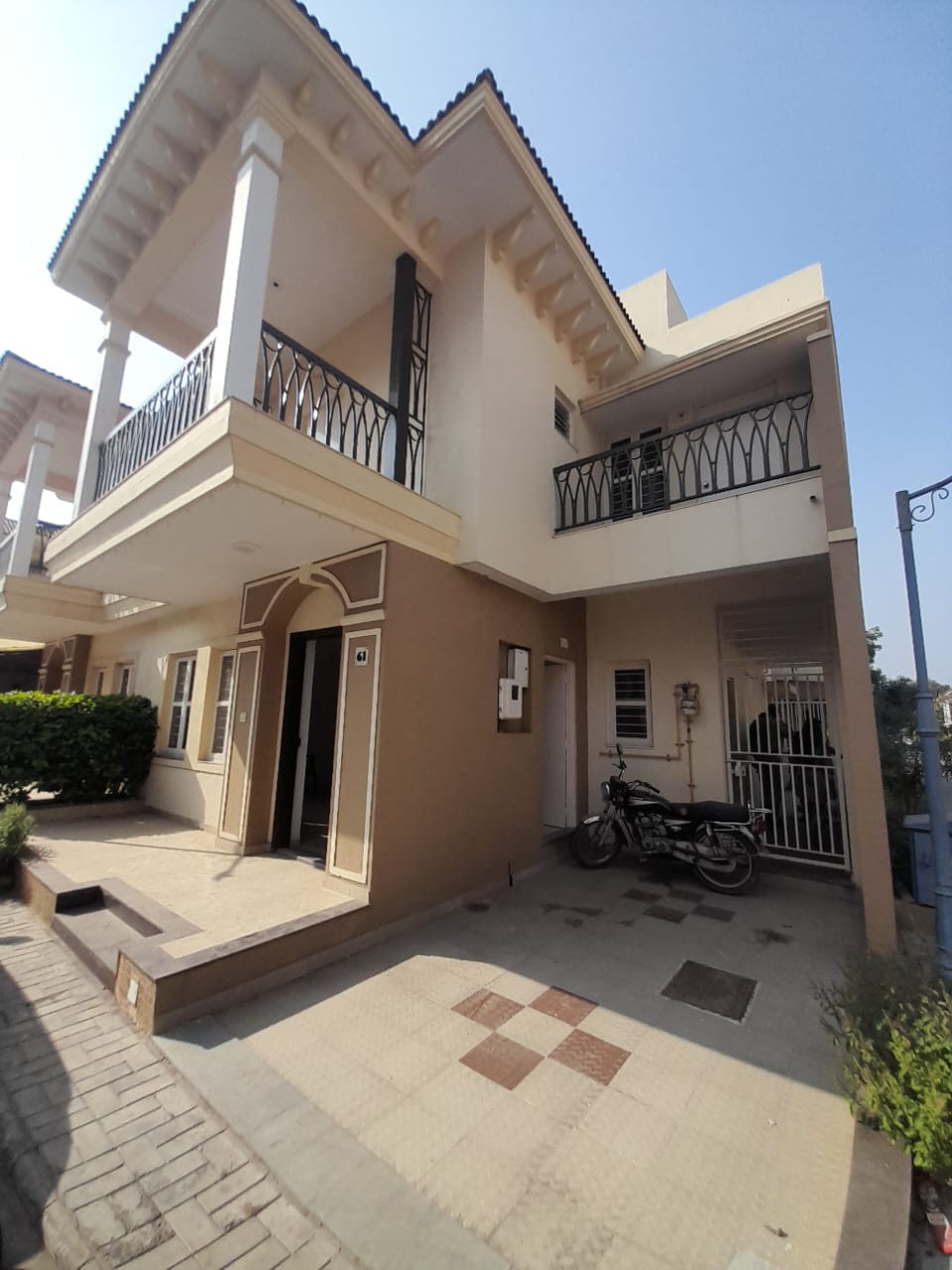 4bhk Semifurnish Road Touch Corner Bunglow Nr. Garden Residency Rent 50/k Negoti…