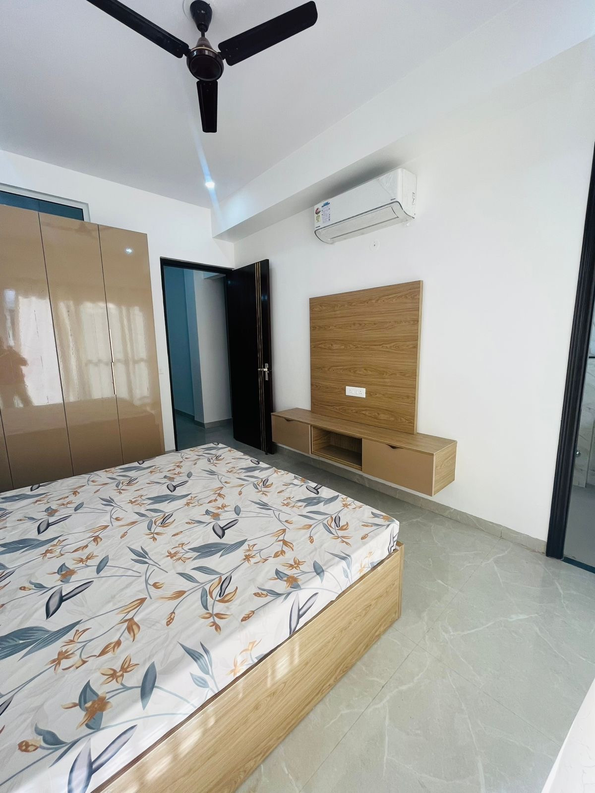 1Bhk fully furnished dlf phase-3 gurgaon walking fistance from guru dronacharya…