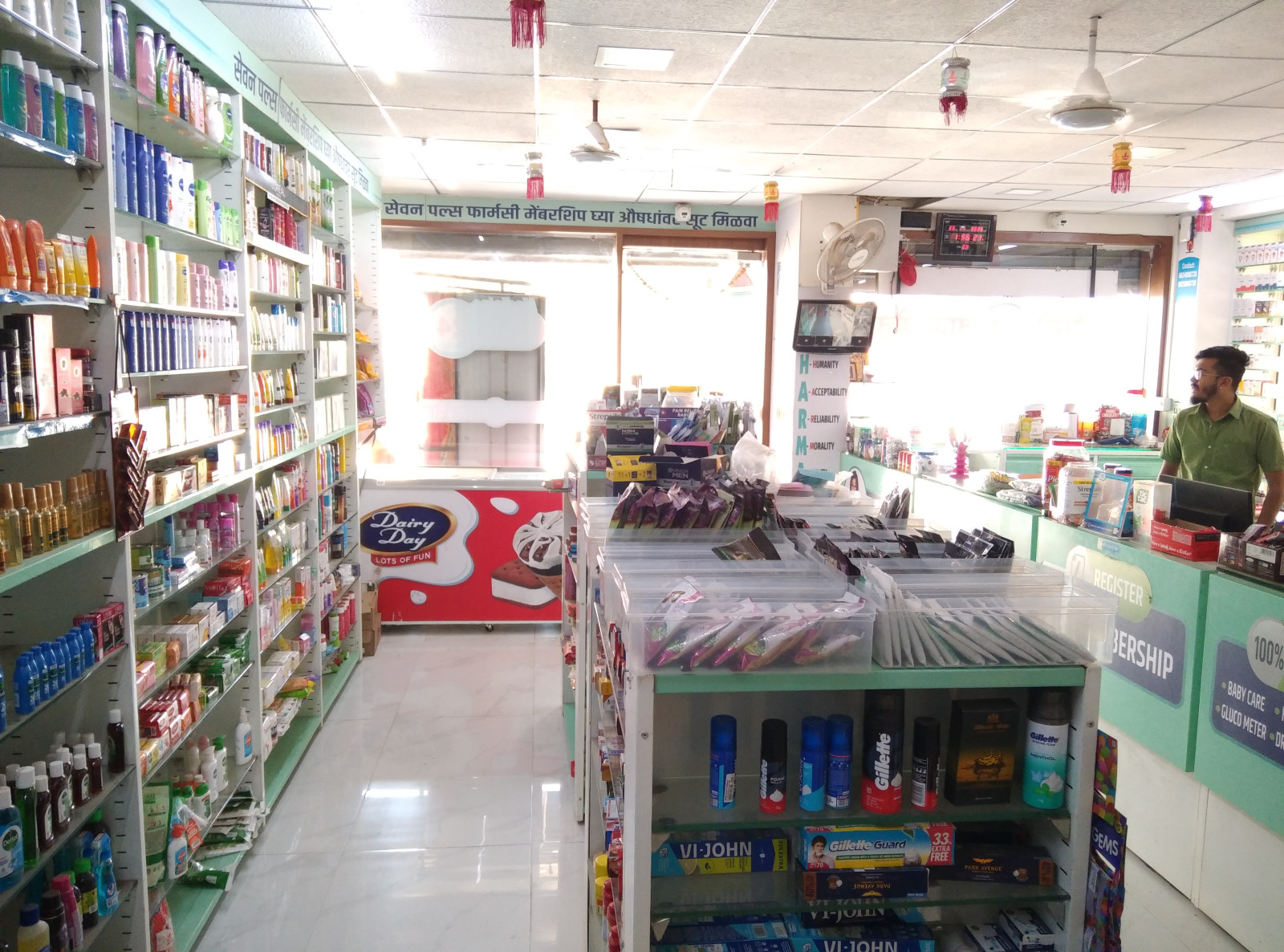 5500 sq shop + gym + office for sale 
Market area 18 meters road front 
Offer…
